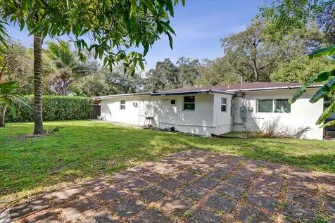 640 NE 160th Street Miami FL 33162