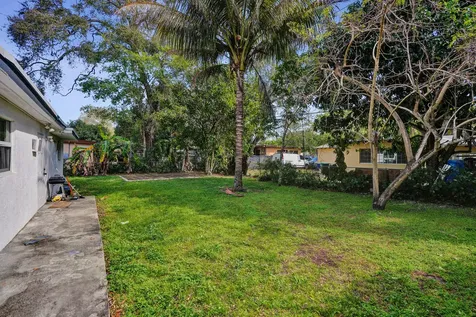 640 NE 160th Street Miami FL 33162