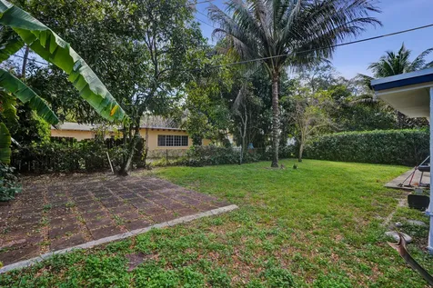 640 NE 160th Street Miami FL 33162