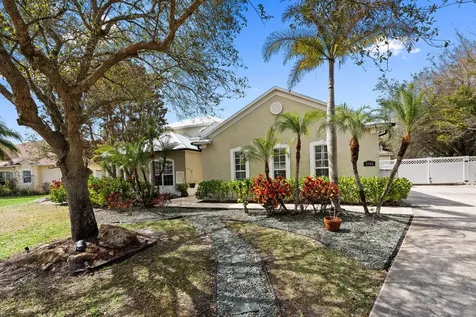 2704 Serenity Circle N Fort Pierce FL 34981