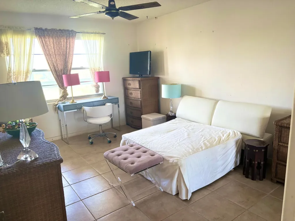 4015 Oakridge A Deerfield Beach FL 33442