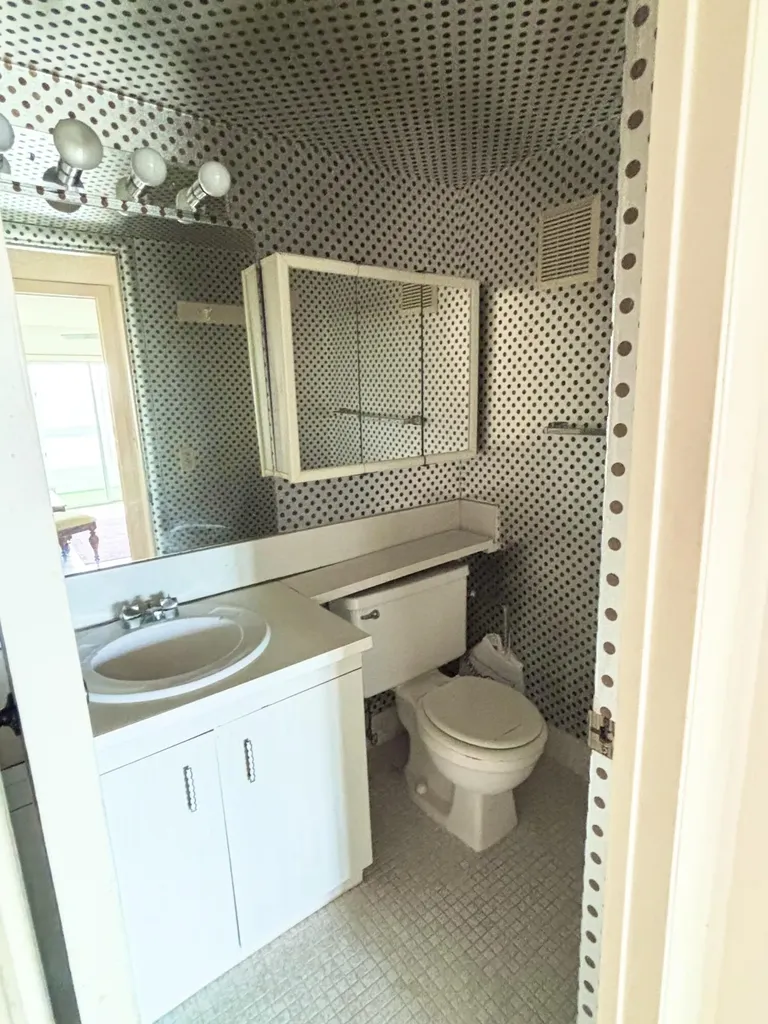 4015 Oakridge A Deerfield Beach FL 33442