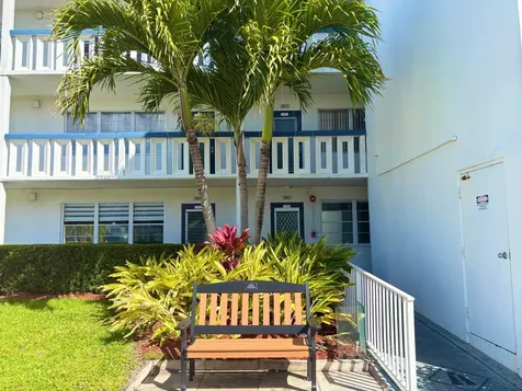 4015 Oakridge A Deerfield Beach FL 33442