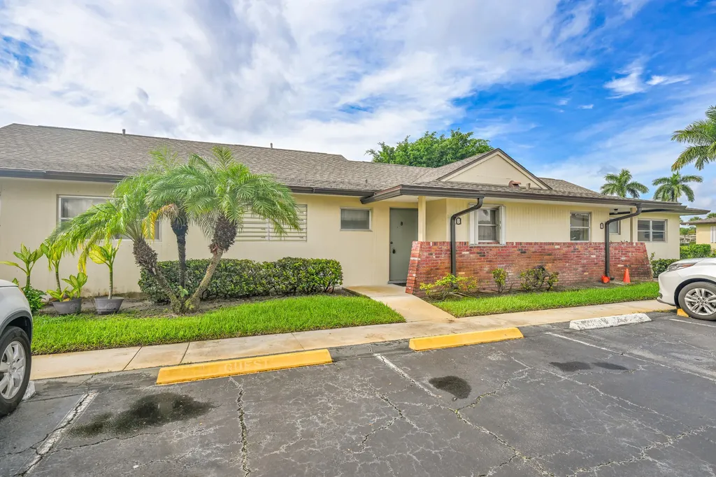 4796 Cresthaven Boulevard West Palm Beach FL 33415