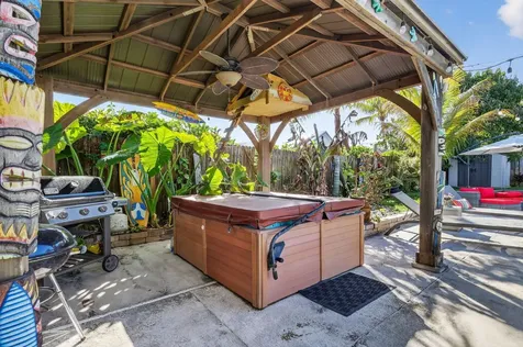 3876 NW 8th Street Delray Beach FL 33445