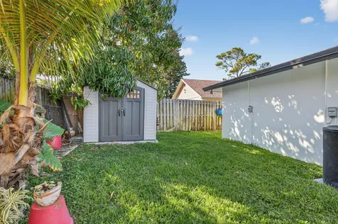 3876 NW 8th Street Delray Beach FL 33445