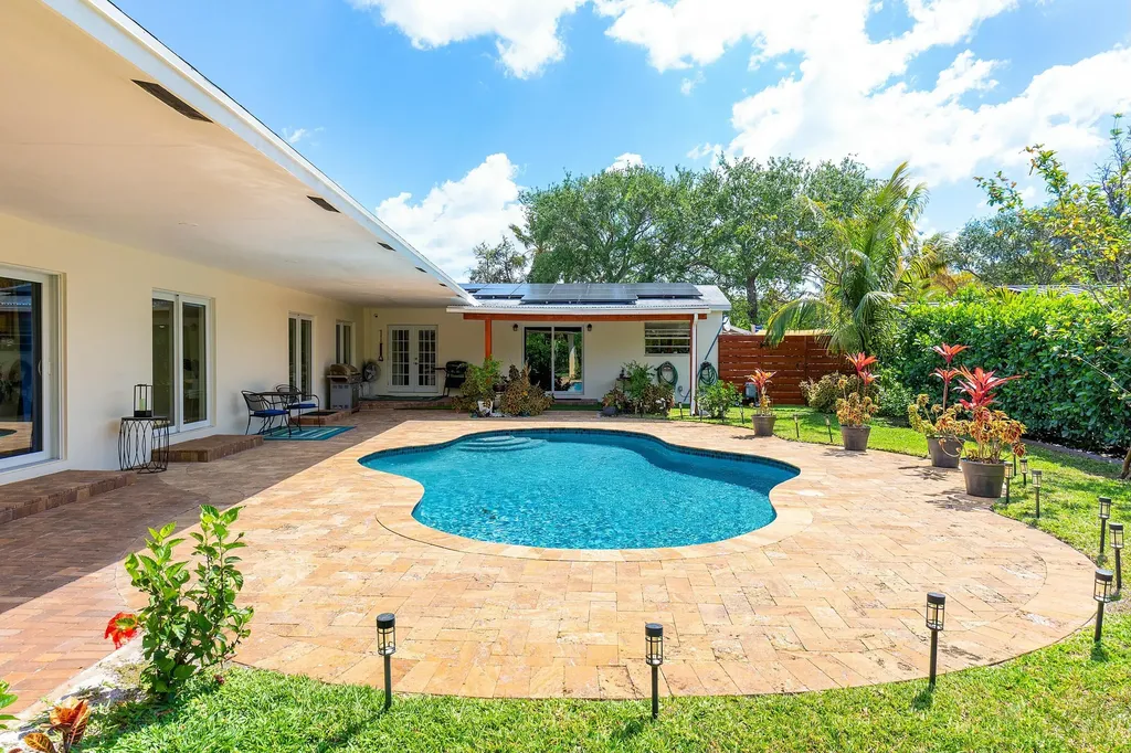 1650 NE 3rd Avenue Delray Beach FL 33444