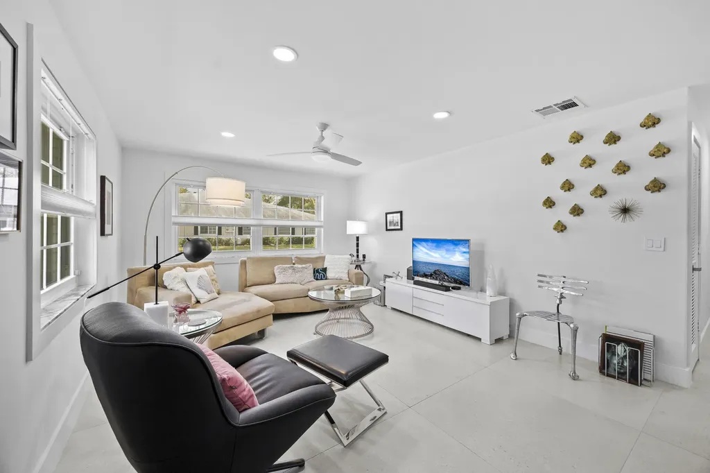 10137 S 40th Way Boynton Beach FL 33436