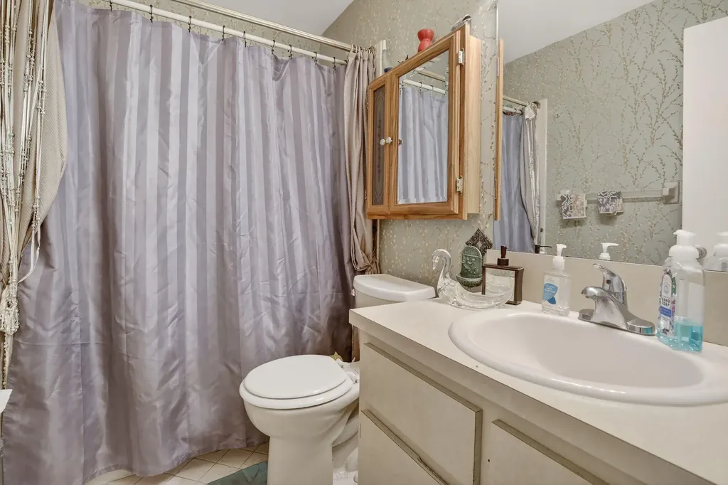 8957 NW 44th Court Sunrise FL 33351