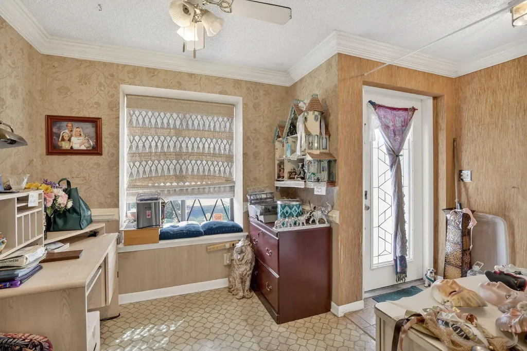 8957 NW 44th Court Sunrise FL 33351