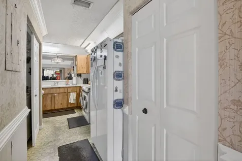 8957 NW 44th Court Sunrise FL 33351