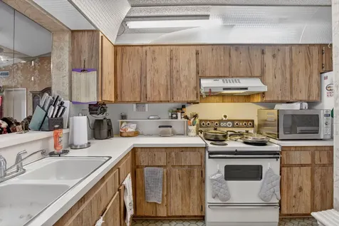 8957 NW 44th Court Sunrise FL 33351