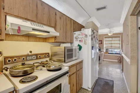 8957 NW 44th Court Sunrise FL 33351