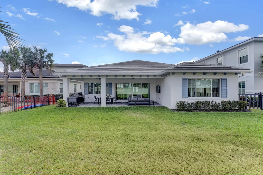12104 Waterstone Circle Palm Beach Gardens FL 33412