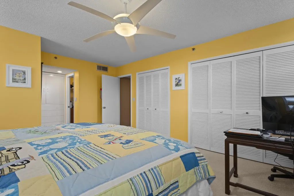 3520 Oaks Way Pompano Beach FL 33069
