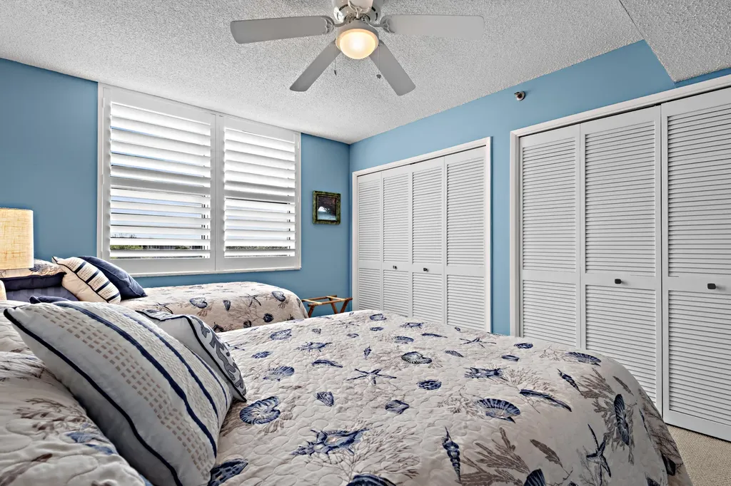 3520 Oaks Way Pompano Beach FL 33069