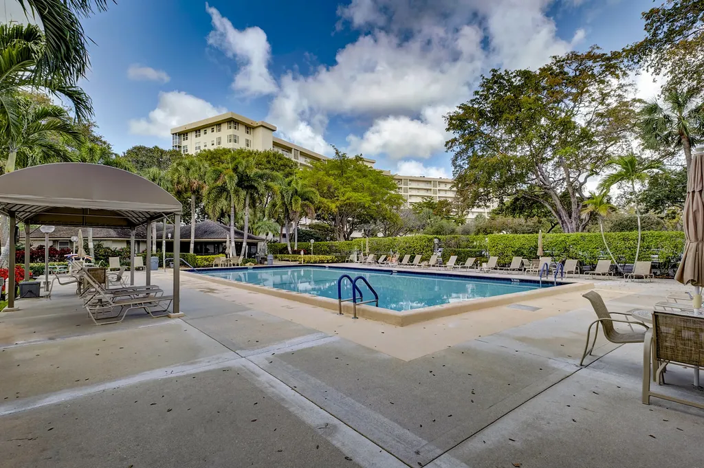 3520 Oaks Way Pompano Beach FL 33069