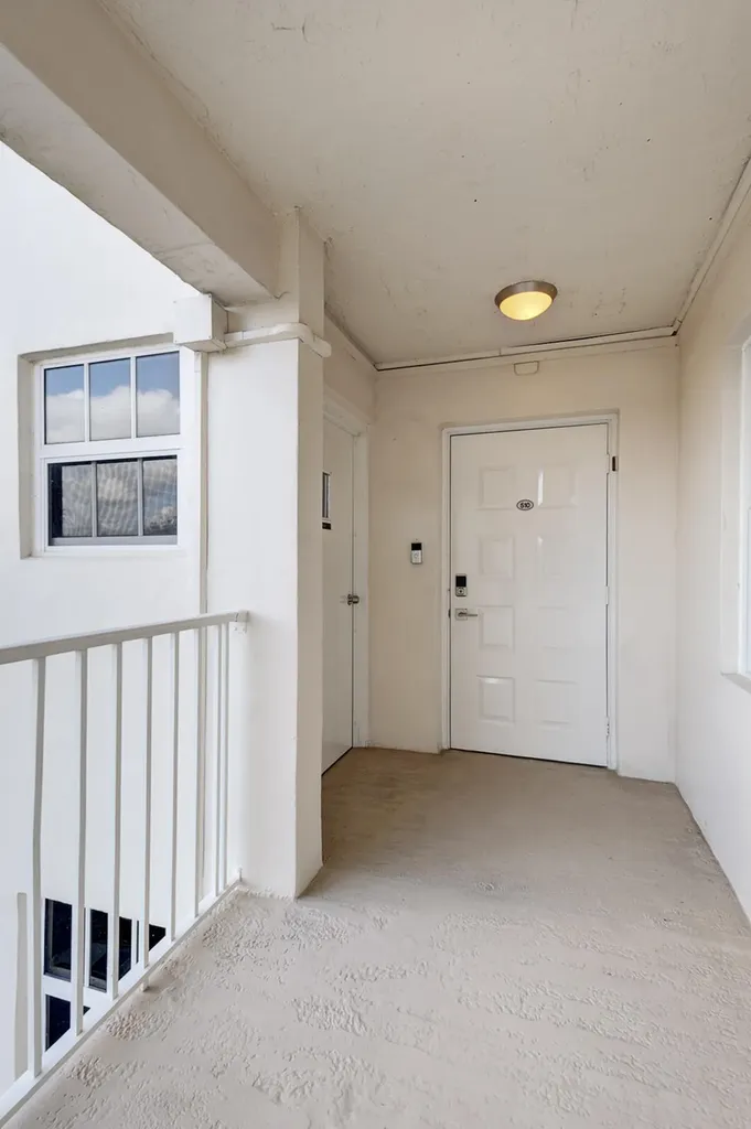 3520 Oaks Way Pompano Beach FL 33069