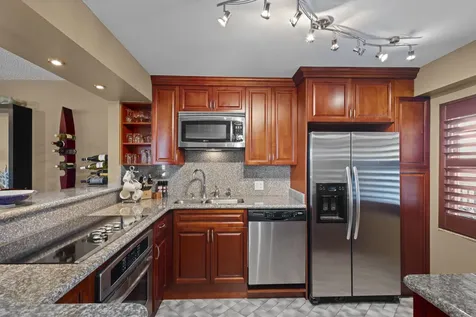 3520 Oaks Way Pompano Beach FL 33069
