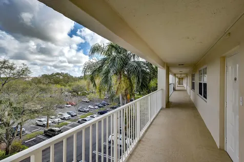 3520 Oaks Way Pompano Beach FL 33069