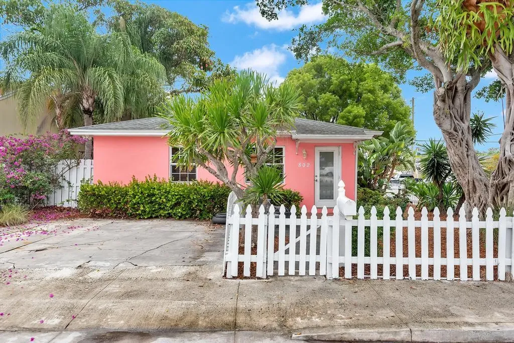 802 N J Street Lake Worth Beach FL 33460