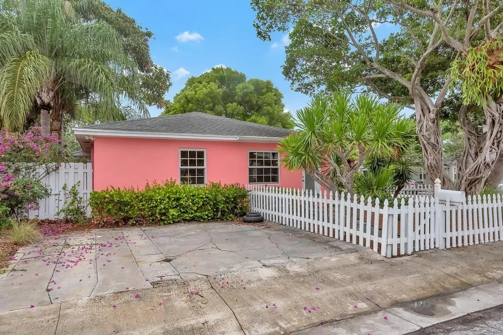 802 N J Street Lake Worth Beach FL 33460