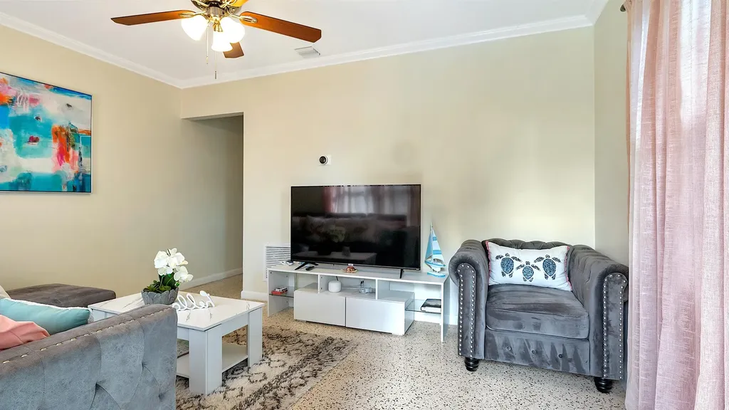 802 N J Street Lake Worth Beach FL 33460