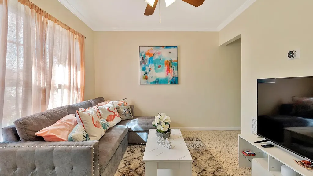802 N J Street Lake Worth Beach FL 33460