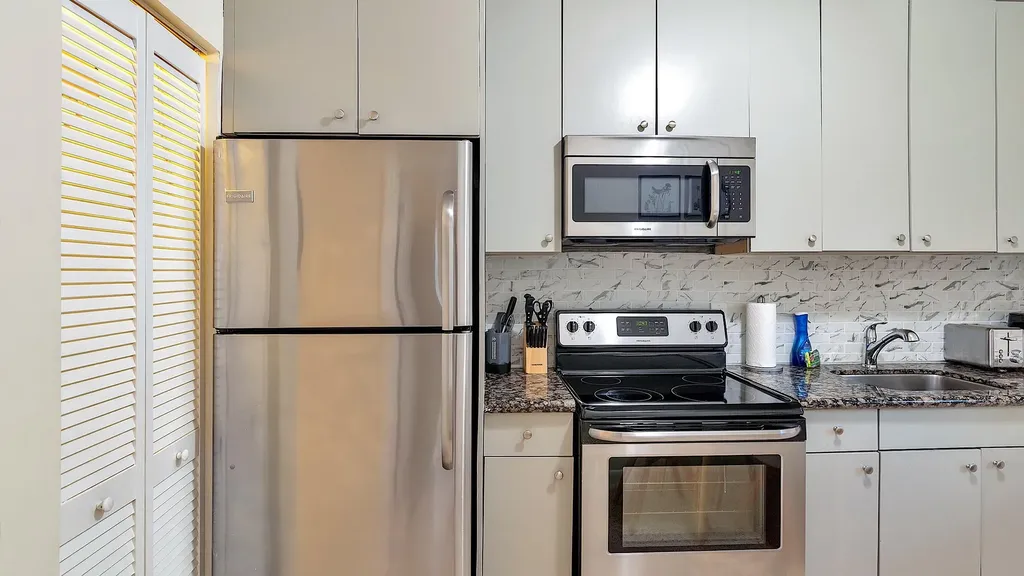 802 N J Street Lake Worth Beach FL 33460