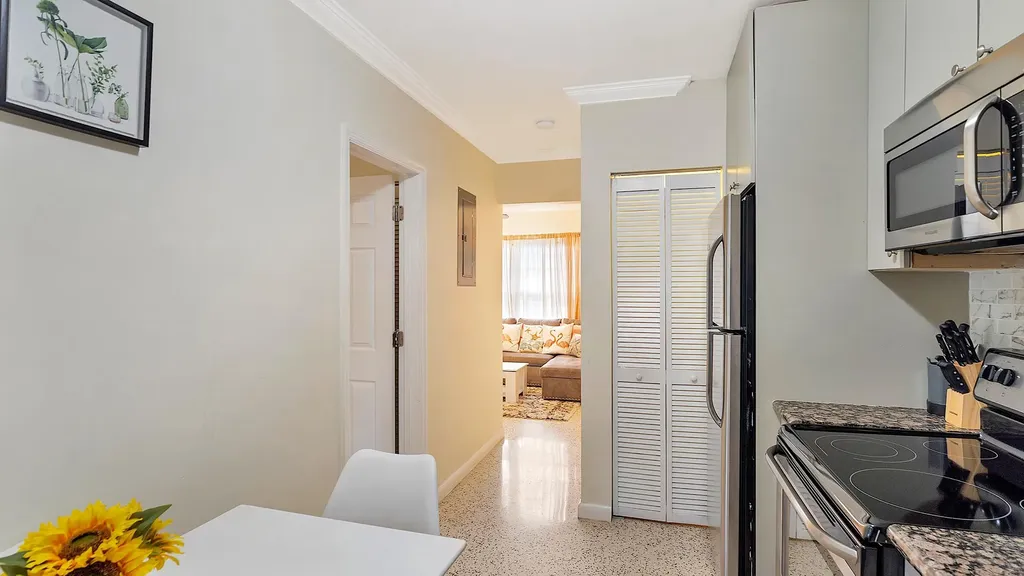 802 N J Street Lake Worth Beach FL 33460