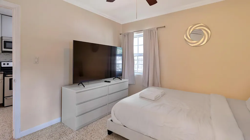 802 N J Street Lake Worth Beach FL 33460