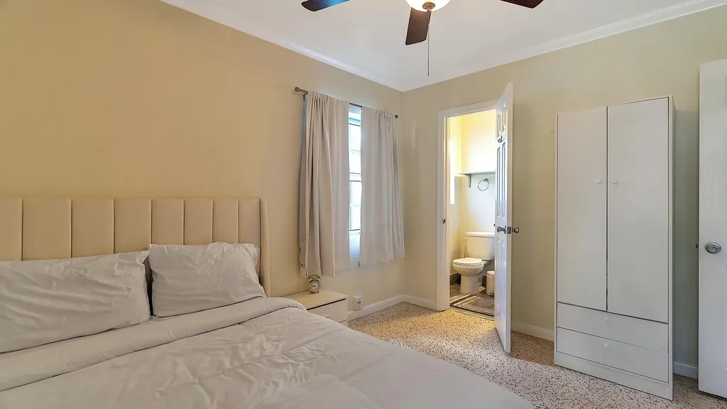 802 N J Street Lake Worth Beach FL 33460