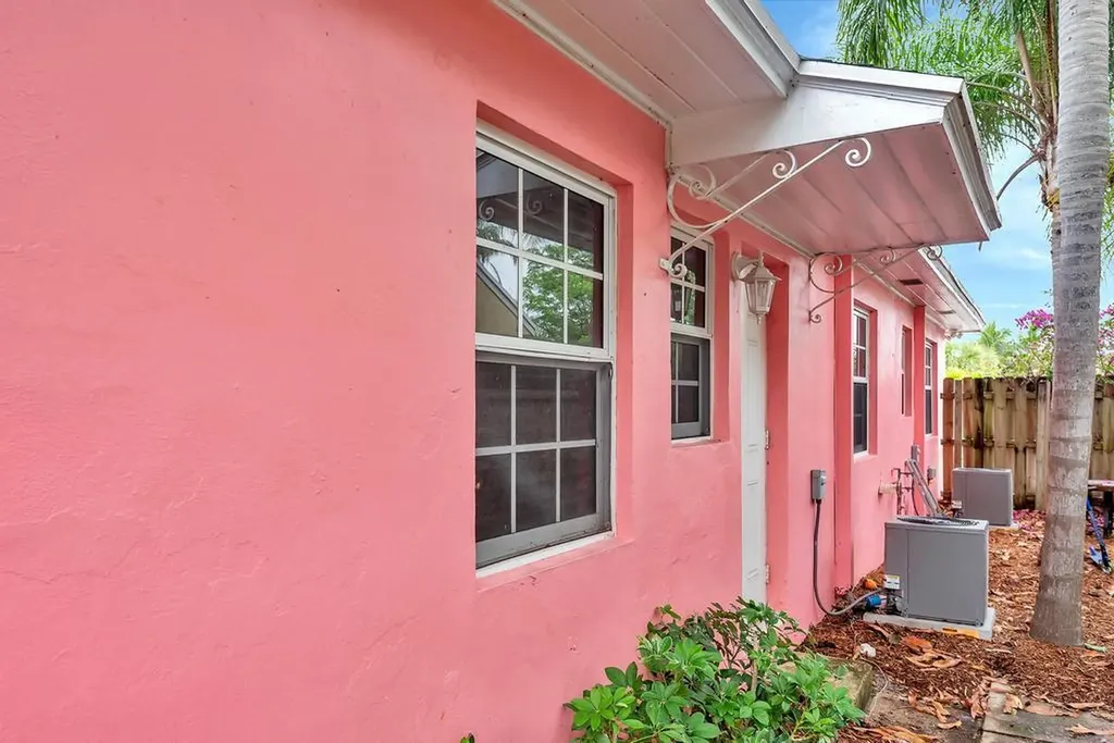 802 N J Street Lake Worth Beach FL 33460