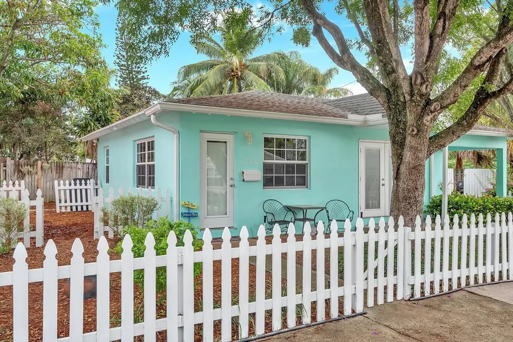 802 N J Street Lake Worth Beach FL 33460