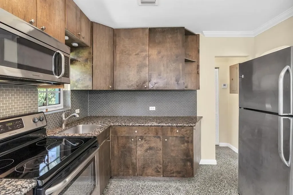 802 N J Street Lake Worth Beach FL 33460
