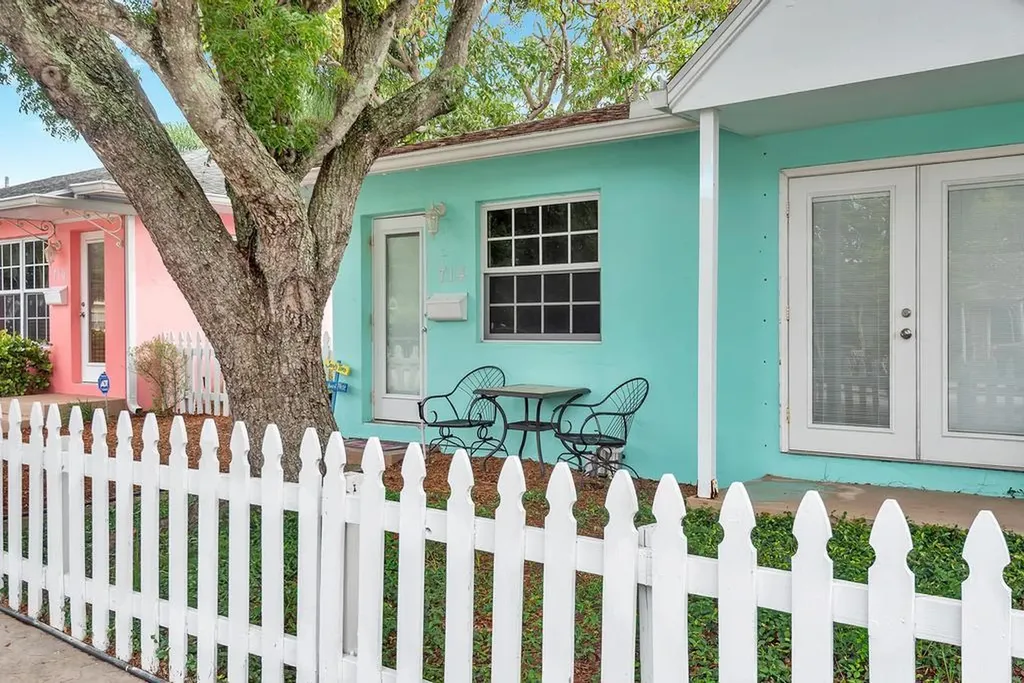 802 N J Street Lake Worth Beach FL 33460