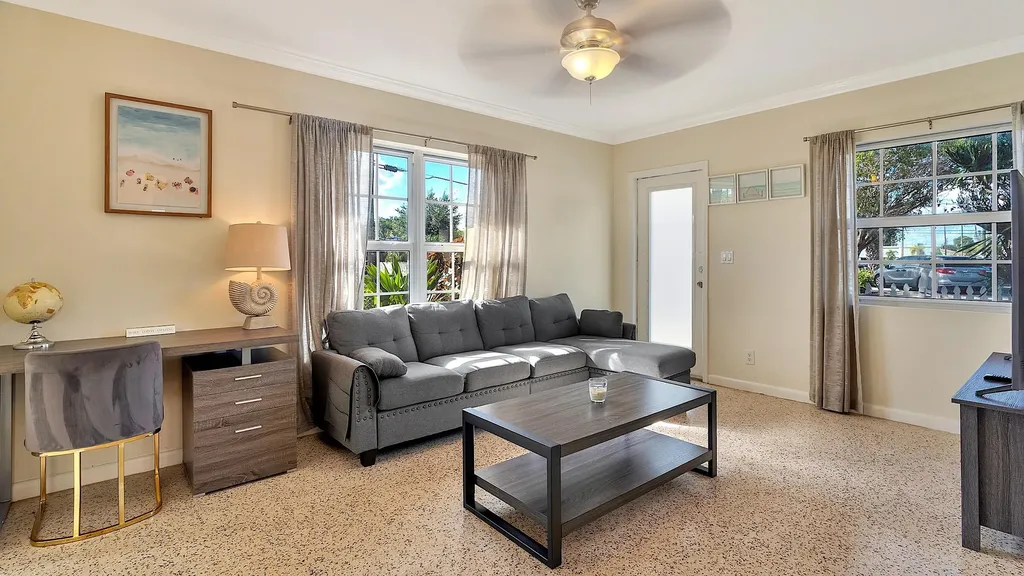 802 N J Street Lake Worth Beach FL 33460