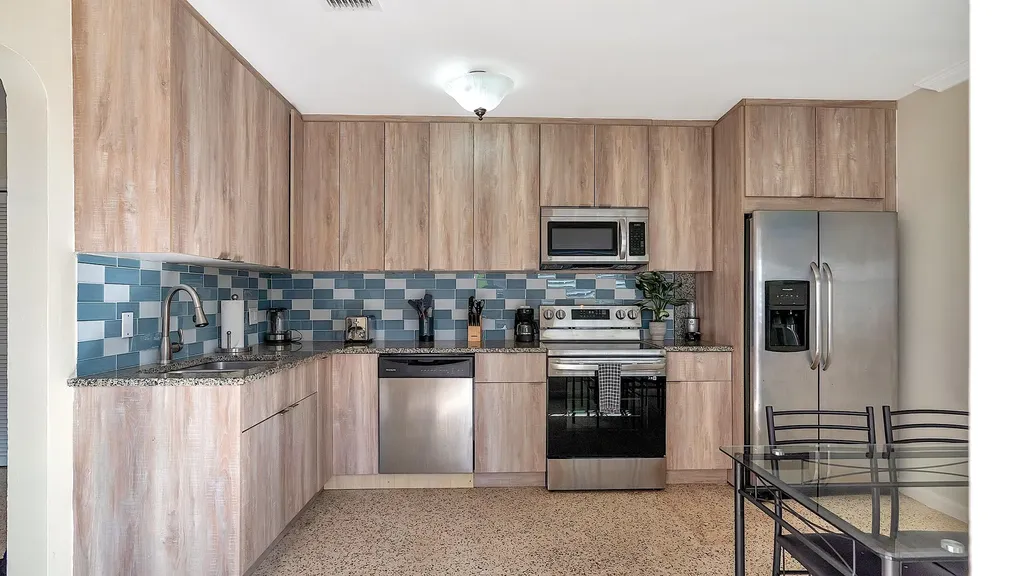 802 N J Street Lake Worth Beach FL 33460
