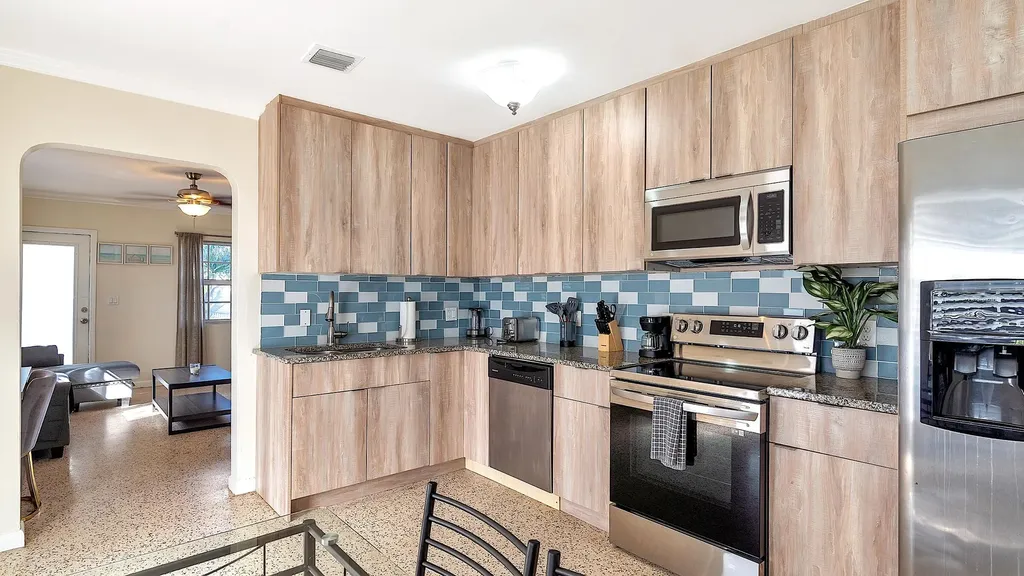 802 N J Street Lake Worth Beach FL 33460