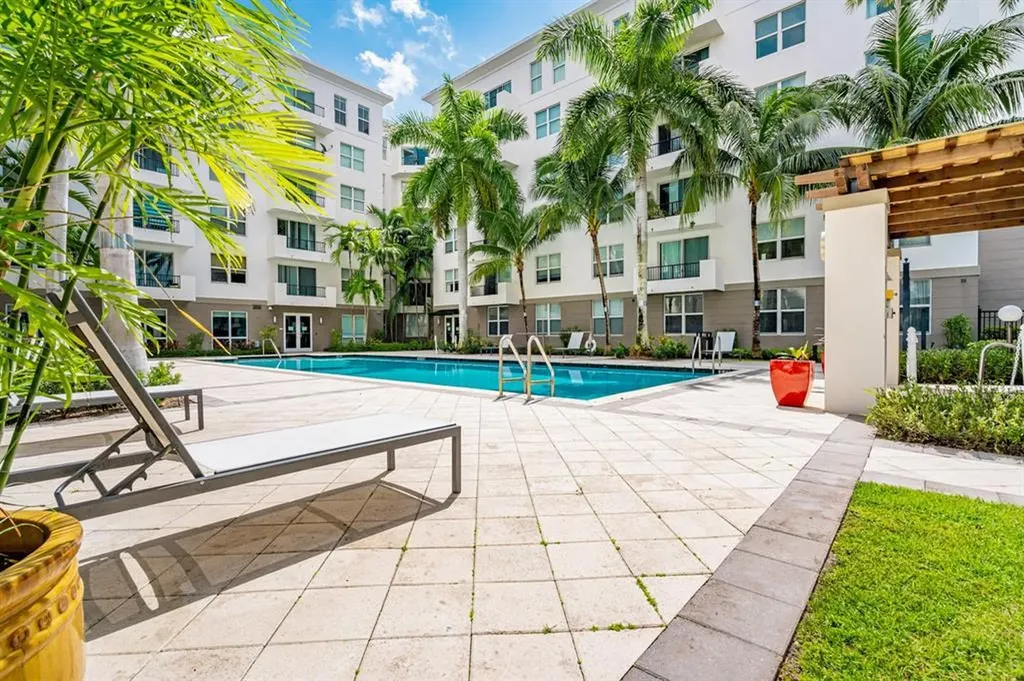 2421 NE 65th Street Fort Lauderdale FL 33308