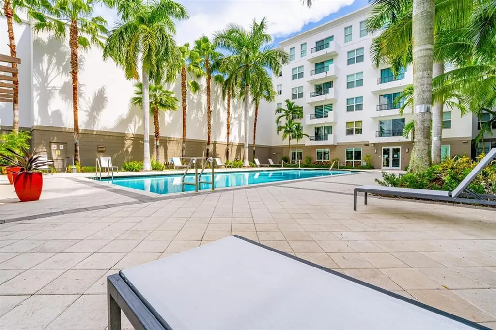 2421 NE 65th Street Fort Lauderdale FL 33308