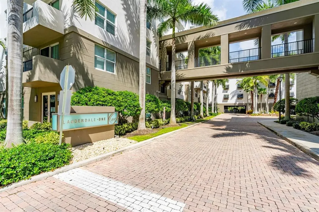 2421 NE 65th Street Fort Lauderdale FL 33308