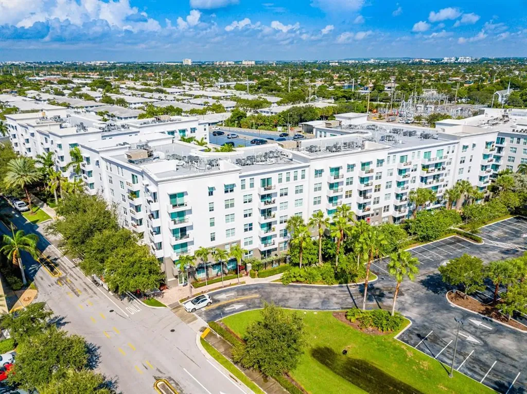 2421 NE 65th Street Fort Lauderdale FL 33308