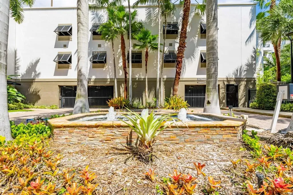 2421 NE 65th Street Fort Lauderdale FL 33308