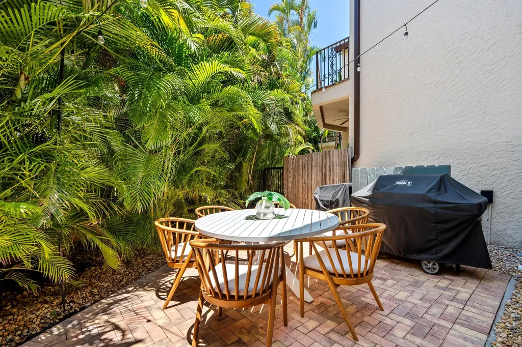 1027 Coralina Lane Delray Beach FL 33483