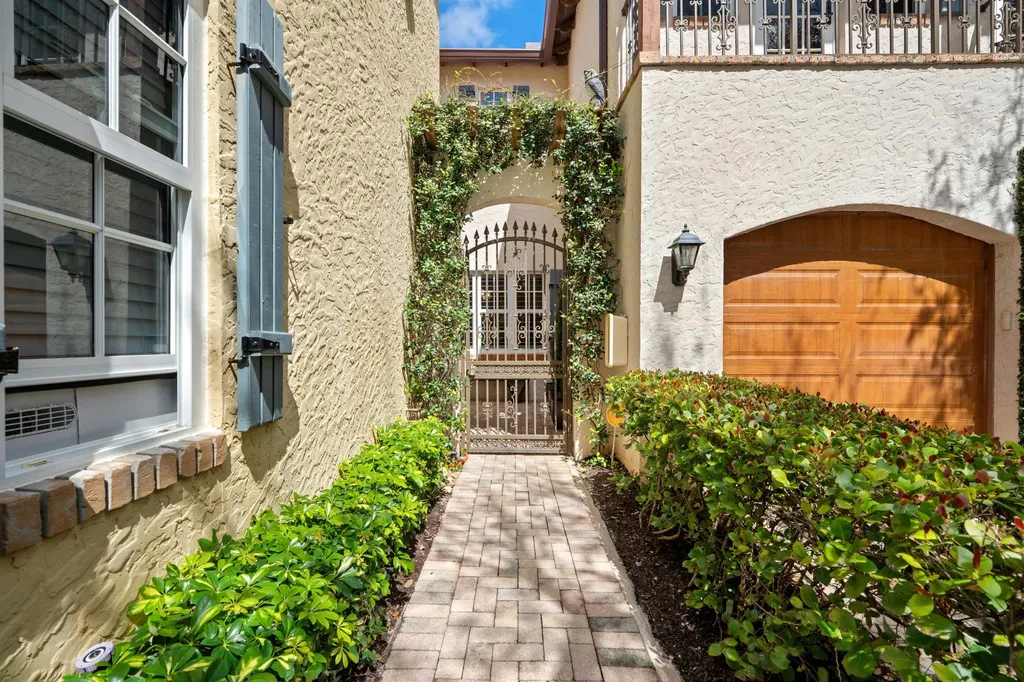 1027 Coralina Lane Delray Beach FL 33483