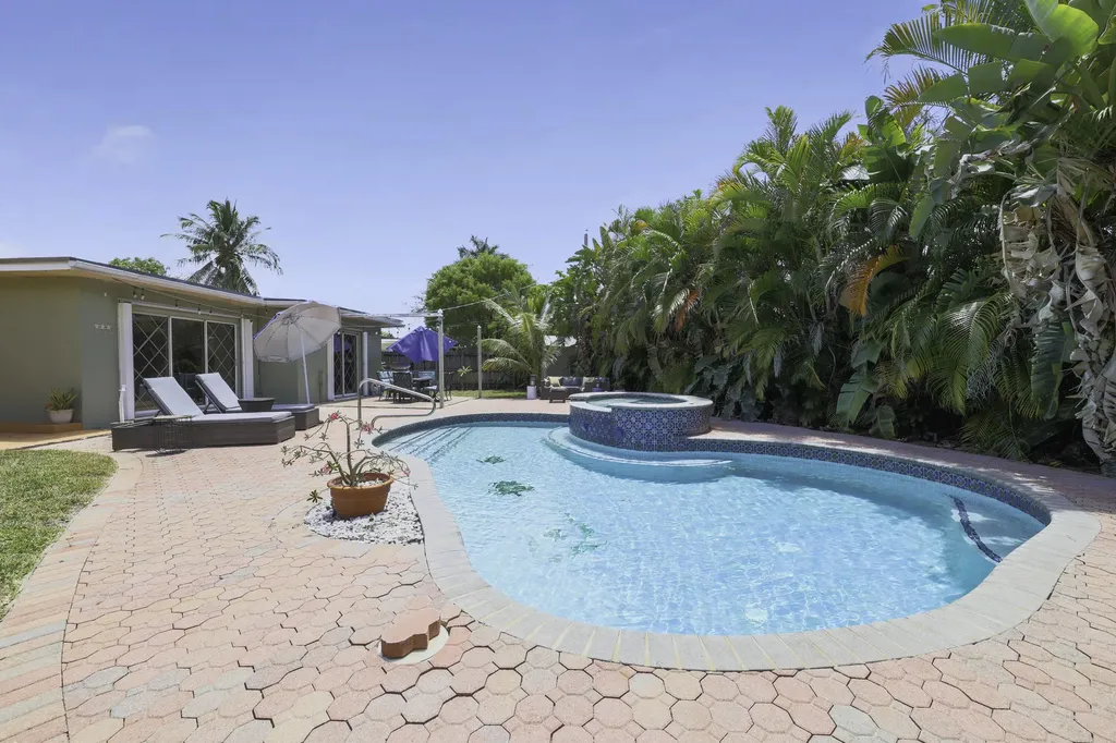 342 SW 14th Street Pompano Beach FL 33060