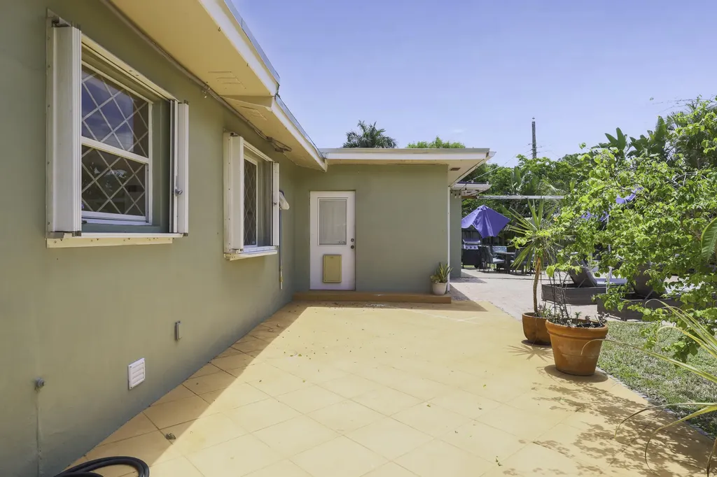 342 SW 14th Street Pompano Beach FL 33060