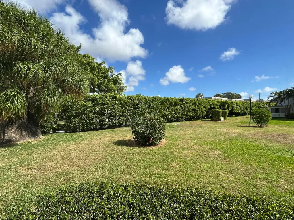 2711 SW 13th Street Delray Beach FL 33445