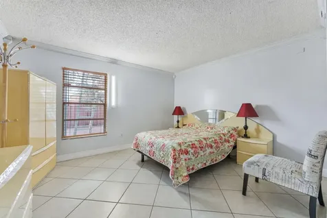 1725 W 60th Street Hialeah FL 33012